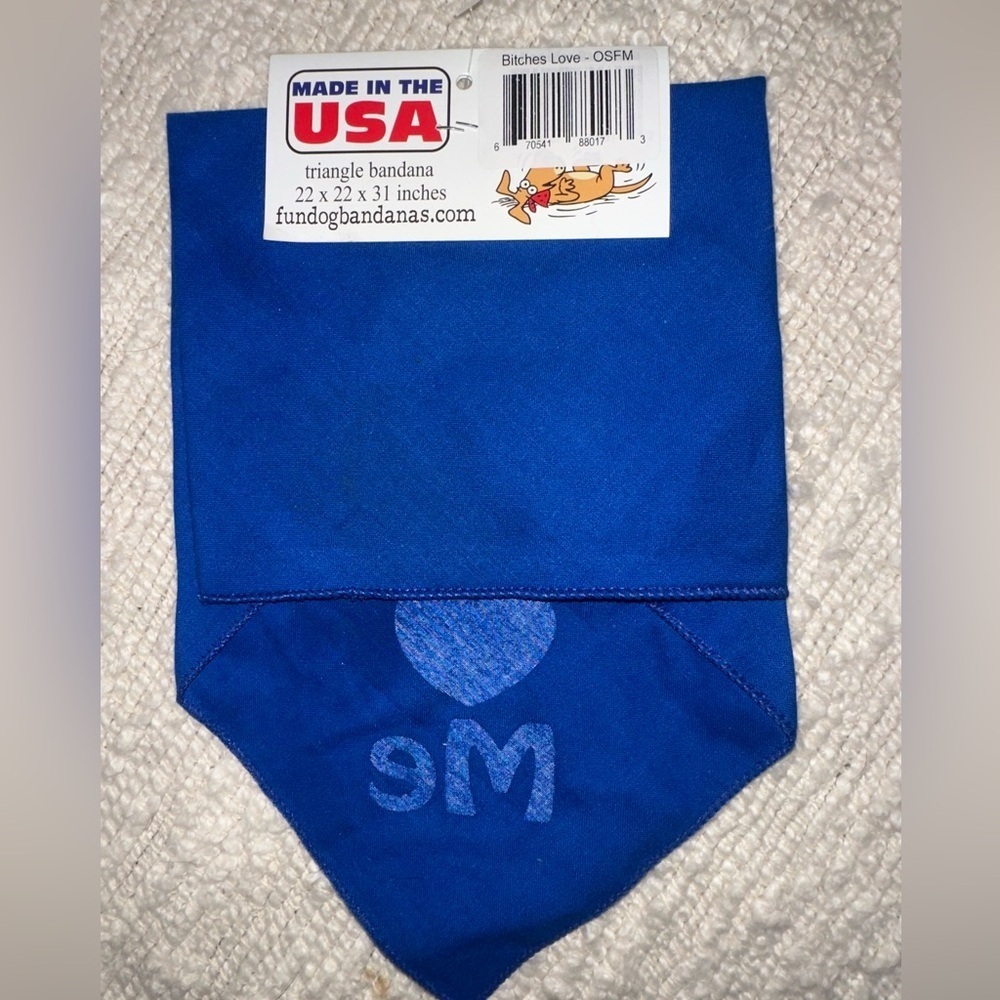 NWT FUN DOG BANDANAS Lot of 2.          “One size fits most-Medium & Large Dog🐶 - Picture 3 of 5